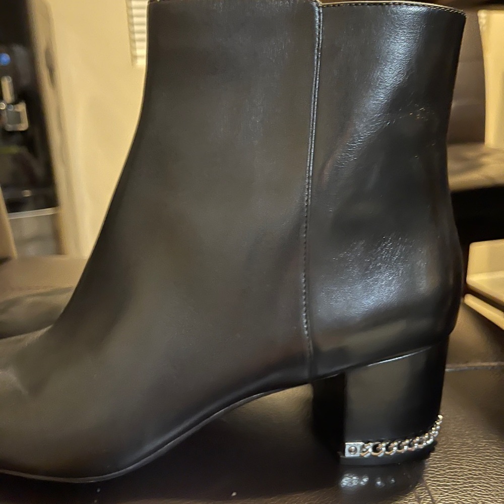 Micheal Kors leather Booties - Picture 7 of 7